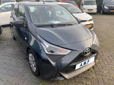 TOYOTA Aygo 1.0 VVT-i 72 CV 5p. x-cool MMT